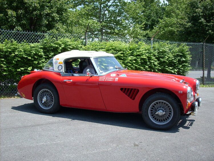 http://treasuredmotorcars.villageprintingandco.com/wp-content/uploads/2015/11/austin-healey-002.jpg